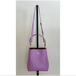 NEW COACH Town Bucket Bag In Signature Perforated Leather - Purple Purse